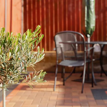 Chester Greenway House - Ideal 1 Bedroom Home, Ev Charger & Parking - Sleeps 4 Buitenkant foto