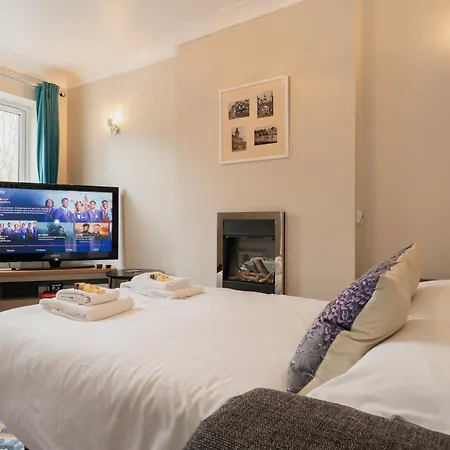 Chester Greenway House - Ideal 1 Bedroom Home, Ev Charger & Parking - Sleeps 4 Buitenkant foto