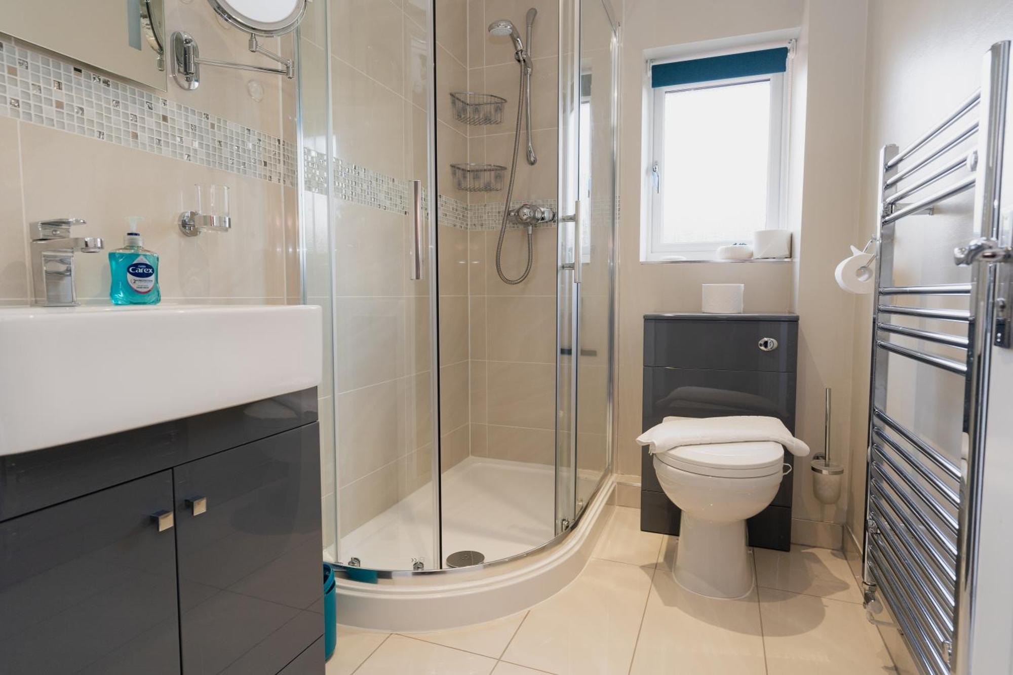 Holiday home Greenway House - Ideal 1 Bedroom Home, Ev Charger & Parking - Sleeps 4 *