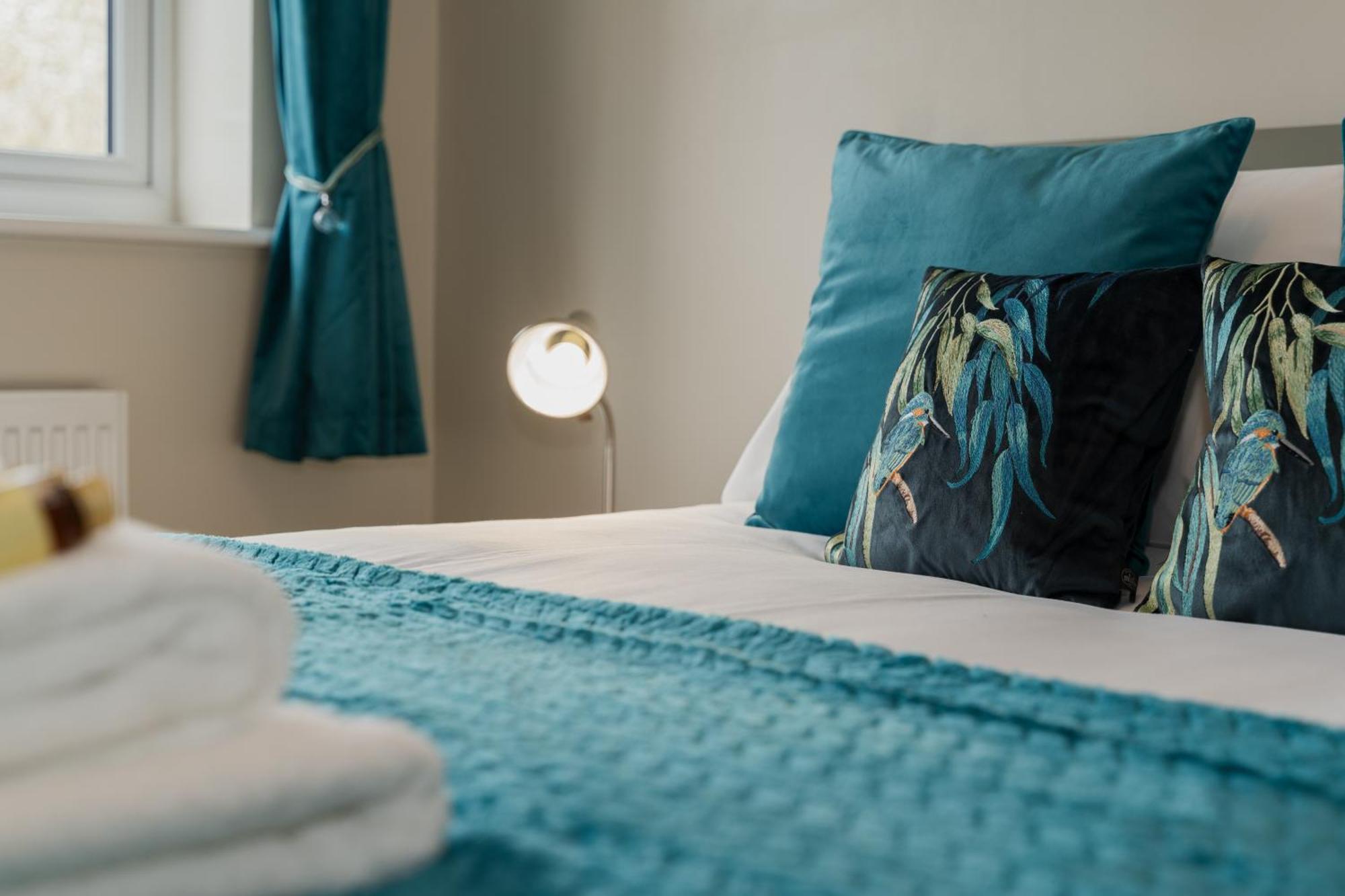 Greenway House - Ideal 1 Bedroom Home, Ev Charger & Parking - Sleeps 4 *