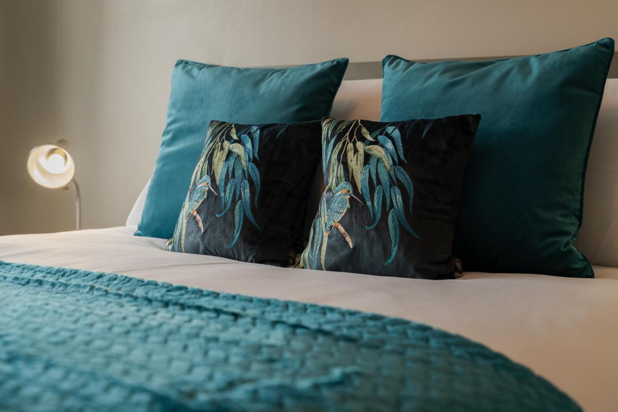 Greenway House - Ideal 1 Bedroom Home, Ev Charger & Parking - Sleeps 4 *